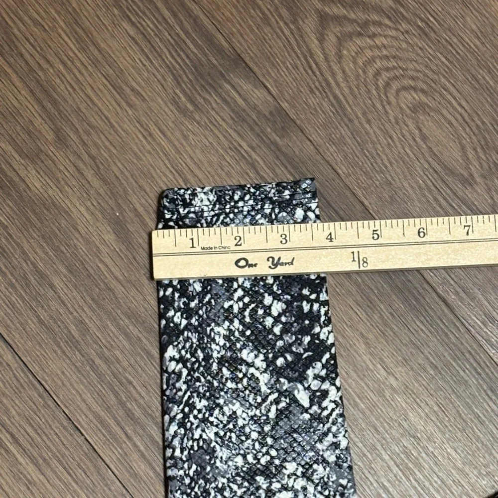 SPANX Faux Leather Snake Leggings S Small High Rise NWT Sculpt - Picture 9 of 9